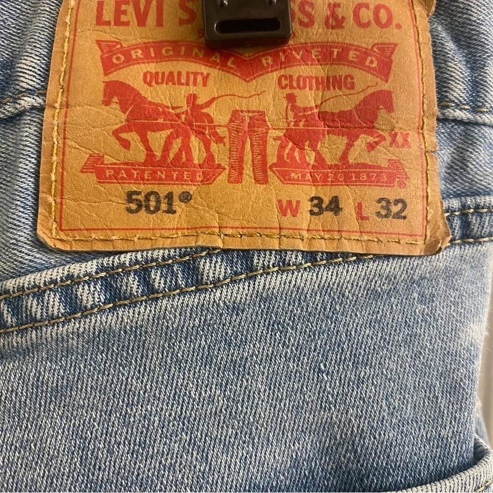 Levi's 501 Light Wash Button Fly Denim Light Wash‎ Jeans Sz 34 x 32